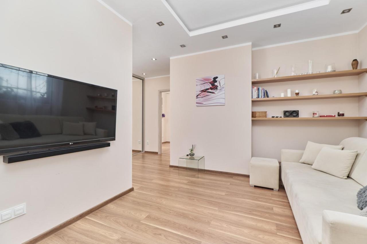 Apartment Wroclaw Krakowska With Balcony And Free Garage By Noclegi Renters Eksteriør billede