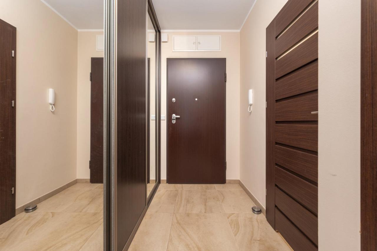 Apartment Wroclaw Krakowska With Balcony And Free Garage By Noclegi Renters Eksteriør billede